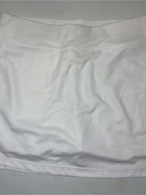 PGA Tour White Athletic Skort - Clean Classic Style